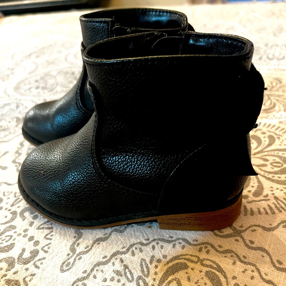 Black boots with bow 6T